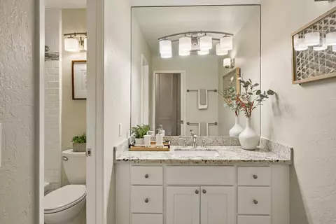 Bath - 2000 Rock St 19, Mountain View, CA 94043 photo 1 of 3