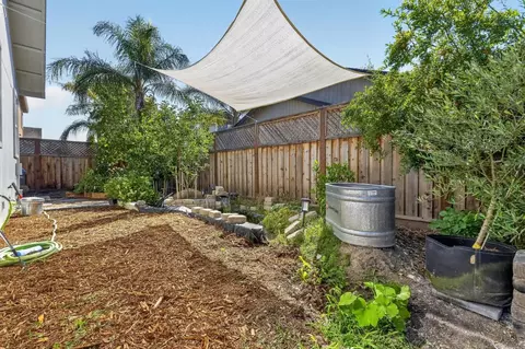 Exterior - 8039 Leno Dr, Windsor, CA 95492 photo 7 of 10