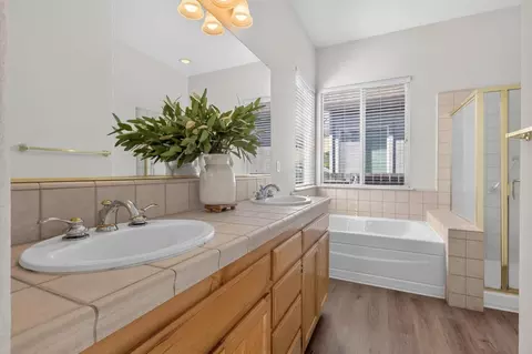 Bath - 8039 Leno Dr, Windsor, CA 95492 photo 3 of 3