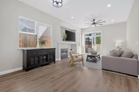 Living - 8039 Leno Dr, Windsor, CA 95492 photo 2 of 2