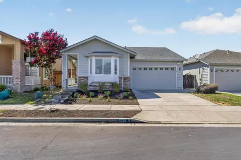 Exterior - 8039 Leno Dr, Windsor, CA 95492 photo 5 of 10