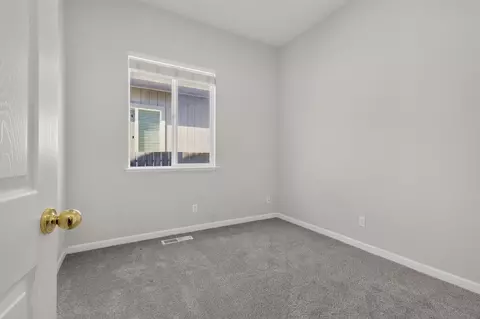 Bedroom - 8039 Leno Dr, Windsor, CA 95492 photo 5 of 7