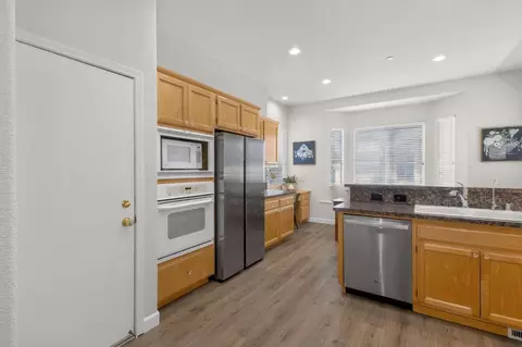 Kitchen - 8039 Leno Dr, Windsor, CA 95492 photo 2 of 4