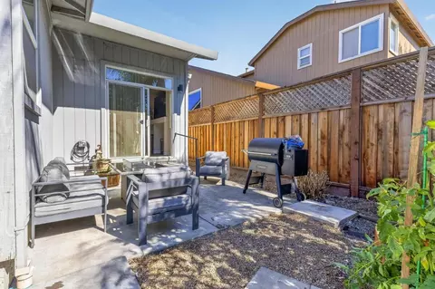 Exterior - 8039 Leno Dr, Windsor, CA 95492 photo 10 of 10