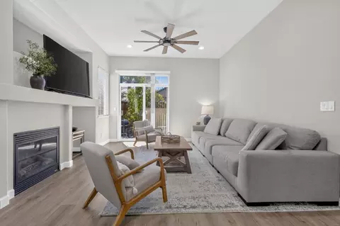 Living - 8039 Leno Dr, Windsor, CA 95492 photo 1 of 2