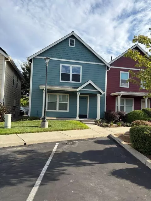 2099 Hartford Dr 8, Chico, CA 95928