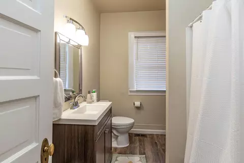 Bath - Undisclosed, Gilroy, CA 95020 photo 3 of 3