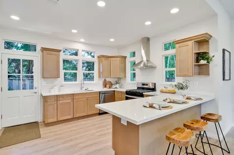 Kitchen - 274 Skyview Ct, Mountain View, CA 94043 photo 1 of 6