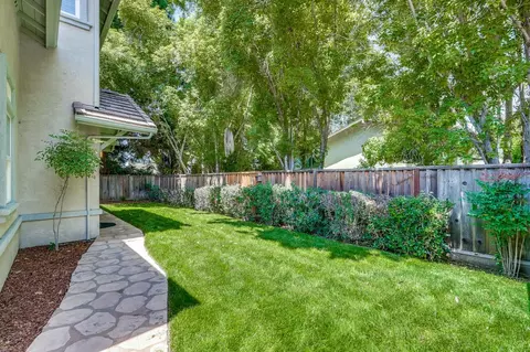 Exterior - 274 Skyview Ct, Mountain View, CA 94043 photo 5 of 11