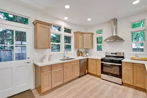 Kitchen - 274 Skyview Ct, Mountain View, CA 94043 photo 2 of 6