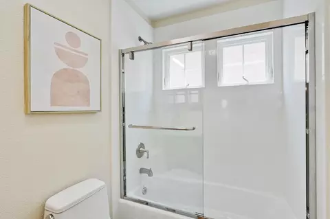 Bath - 274 Skyview Ct, Mountain View, CA 94043 photo 10 of 11