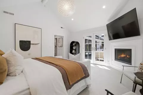Bedroom - 1052 Echo Dr, Los Altos, CA 94024 photo 2 of 10