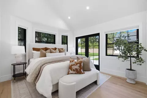 Bedroom - 1052 Echo Dr, Los Altos, CA 94024 photo 7 of 10