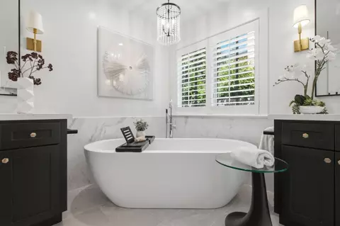 Bath - 1052 Echo Dr, Los Altos, CA 94024 photo 2 of 7