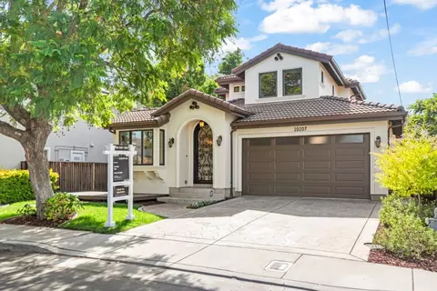 Exterior - 10207 Orange Ave, Cupertino, CA 95014 photo 3 of 8