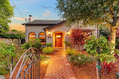 1229 Laurel St, Santa Cruz, CA 95060