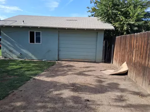 355 E Pleasant St, Coalinga, CA 93210 photo 5