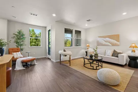Living - 722 Garden St, Milpitas, CA 95035 photo 4 of 5