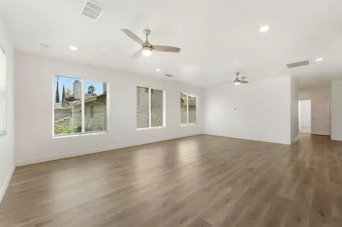 Living - 445 Cecelio Way, Tracy, CA 95376 photo 7 of 10