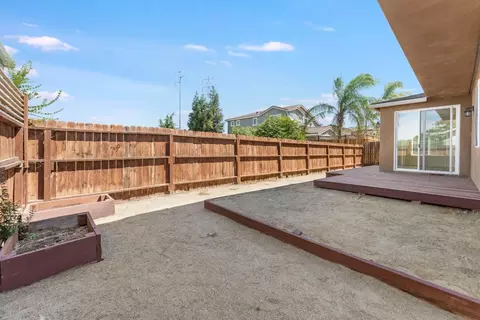 Exterior - 445 Cecelio Way, Tracy, CA 95376 photo 7 of 8