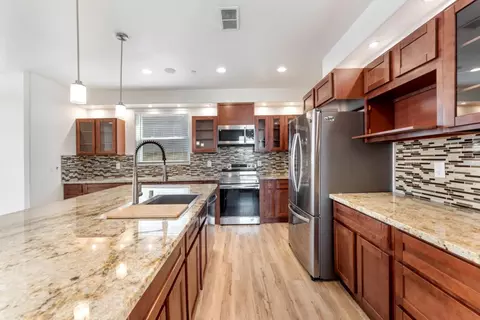 Kitchen - 445 Cecelio Way, Tracy, CA 95376 photo 3 of 4
