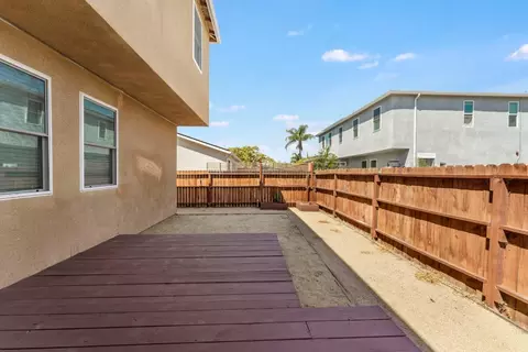 Exterior - 445 Cecelio Way, Tracy, CA 95376 photo 5 of 8