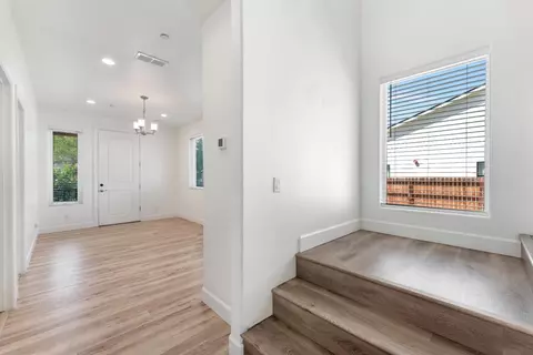 Entry Way - 445 Cecelio Way, Tracy, CA 95376 photo 2 of 4