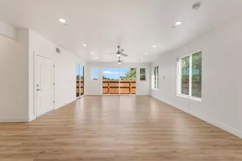Living - 445 Cecelio Way, Tracy, CA 95376 photo 2 of 10