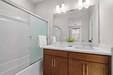 Bath - 891 Pepper Pl, Milpitas, CA 95035 photo 3 of 6
