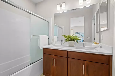 Bath - 891 Pepper Pl, Milpitas, CA 95035 photo 5 of 6