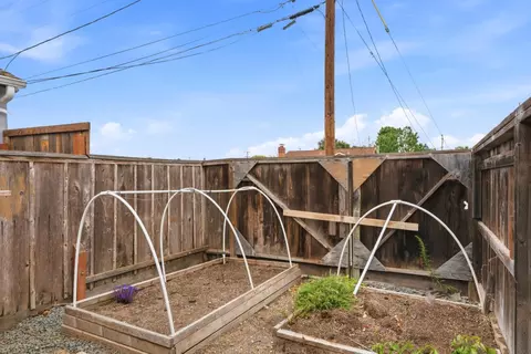 Exterior - 301 Lorimer St, Salinas, CA 93901 photo 4 of 6