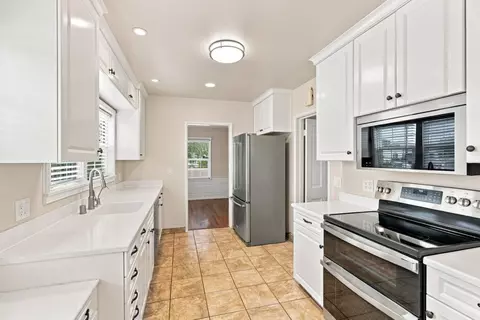 Kitchen - 301 Lorimer St, Salinas, CA 93901 photo 2 of 2