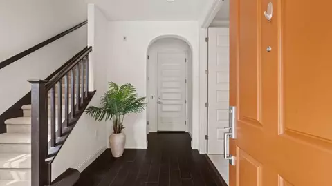 Entry Way - Minaret Ave, Mountain View, CA 94043 photo 1 of 10