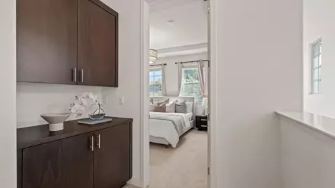 Entry Way - Minaret Ave, Mountain View, CA 94043 photo 8 of 10