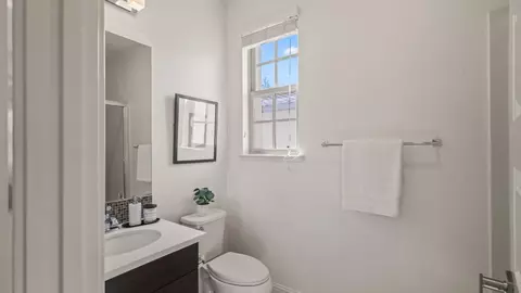 Bath - Minaret Ave, Mountain View, CA 94043 photo 7 of 8