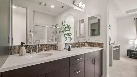 Bath - Minaret Ave, Mountain View, CA 94043 photo 5 of 8