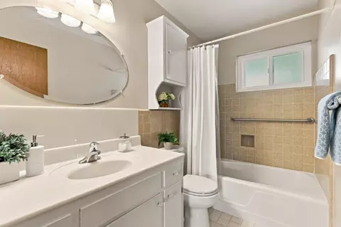 Bath - 4173 Colgate Way, Livermore, CA 94550 photo 3 of 3