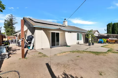 Exterior - 14076 Pinecrest St, Lathrop, CA 95330 photo 6 of 7