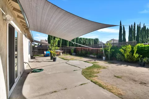 Exterior - 14076 Pinecrest St, Lathrop, CA 95330 photo 7 of 7