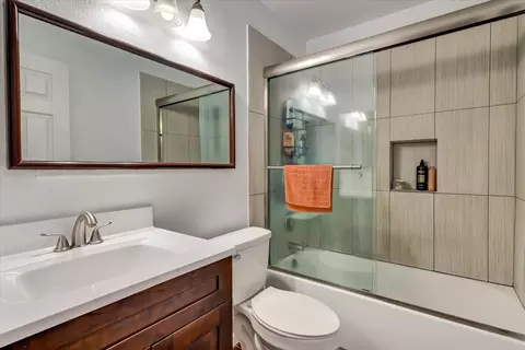Bath - 14076 Pinecrest St, Lathrop, CA 95330 photo 1 of 3