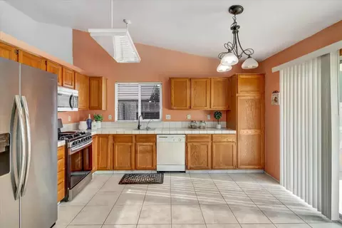 Kitchen - 14076 Pinecrest St, Lathrop, CA 95330 photo 1 of 3