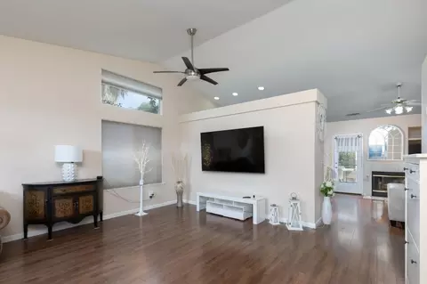 Living - 2671 Dennis Ave, Clovis, CA 93611 photo 2 of 4