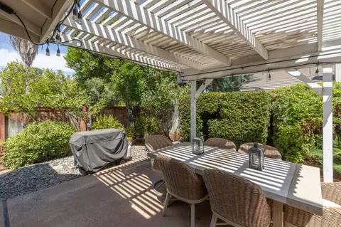 Exterior - 2671 Dennis Ave, Clovis, CA 93611 photo 4 of 18