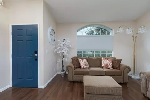 Entry Way - 2671 Dennis Ave, Clovis, CA 93611 photo 1 of 3
