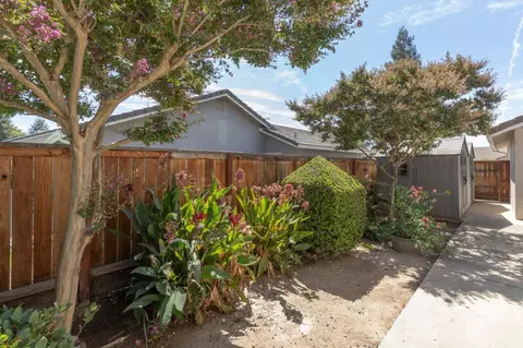 Exterior - 2671 Dennis Ave, Clovis, CA 93611 photo 17 of 18