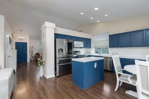 Kitchen - 2671 Dennis Ave, Clovis, CA 93611 photo 3 of 6