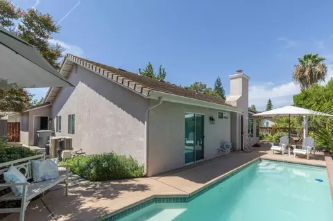 Exterior - 2671 Dennis Ave, Clovis, CA 93611 photo 14 of 18