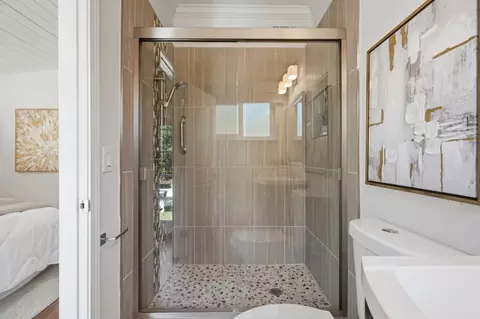 Bath - 321 Anna Ave, Mountain View, CA 94043 photo 1 of 3