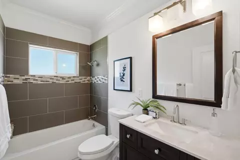 Bath - 321 Anna Ave, Mountain View, CA 94043 photo 2 of 3