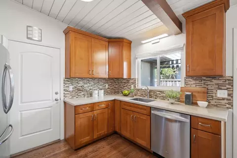 Kitchen - 321 Anna Ave, Mountain View, CA 94043 photo 2 of 3